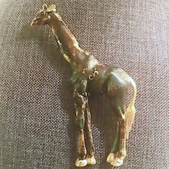💥3/$15 Giraffe Brooch - Large Pin - Picture 4 of 5
